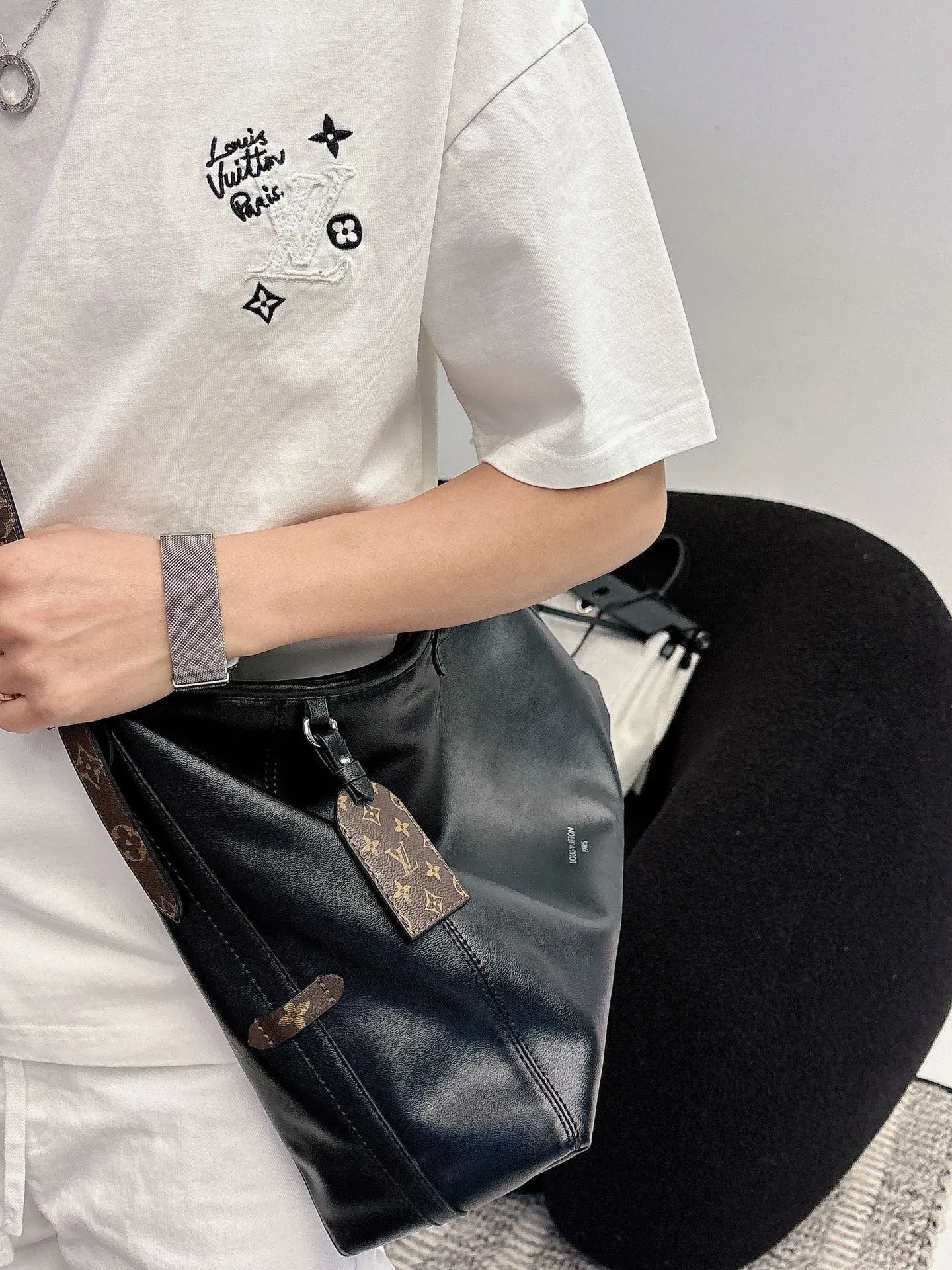 Louis Vuitton/ logo